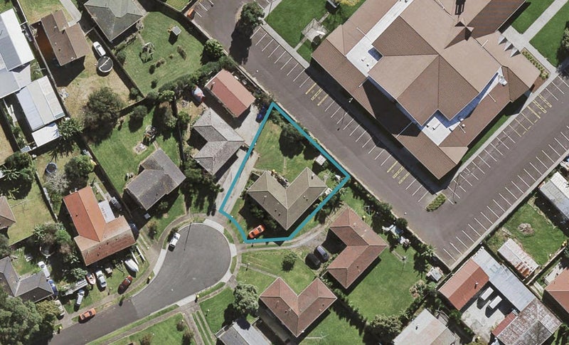 10 Bodmin Place, Mangere East, Auckland - Carousel 1