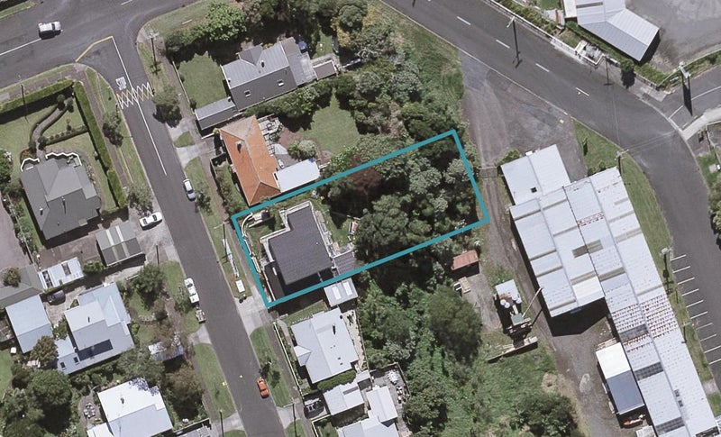 73 Paynters Avenue, Strandon, New Plymouth - Carousel 1
