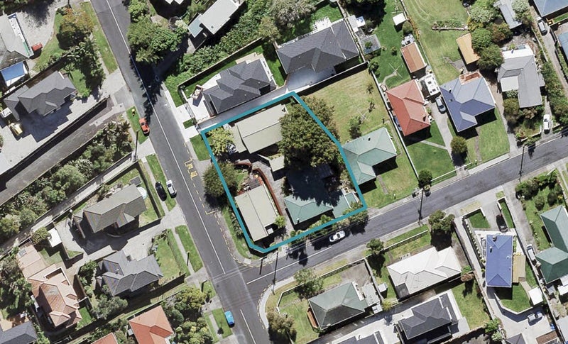 2/41 Nikau Street, New Lynn, Auckland - Carousel 1