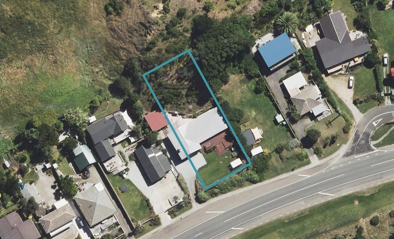 102 Moana Road, Okitu, Gisborne - Carousel 1
