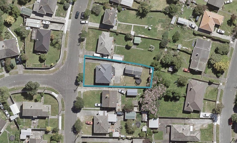 18 Compton Crescent, Taita, Lower Hutt - Carousel 1