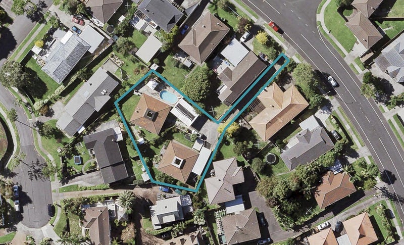 2/89 Prince Regent Drive, Half Moon Bay, Auckland - Carousel 1