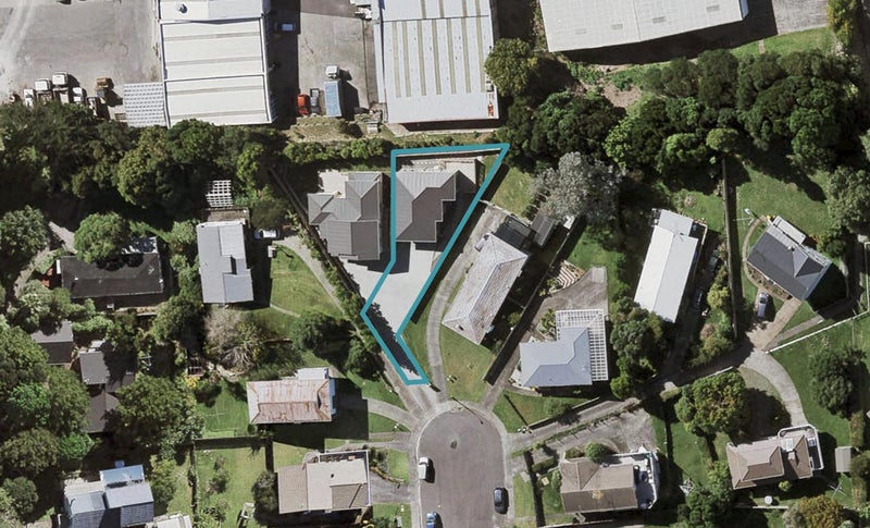 18A Celeste Place, Totara Vale, Auckland - Carousel 1