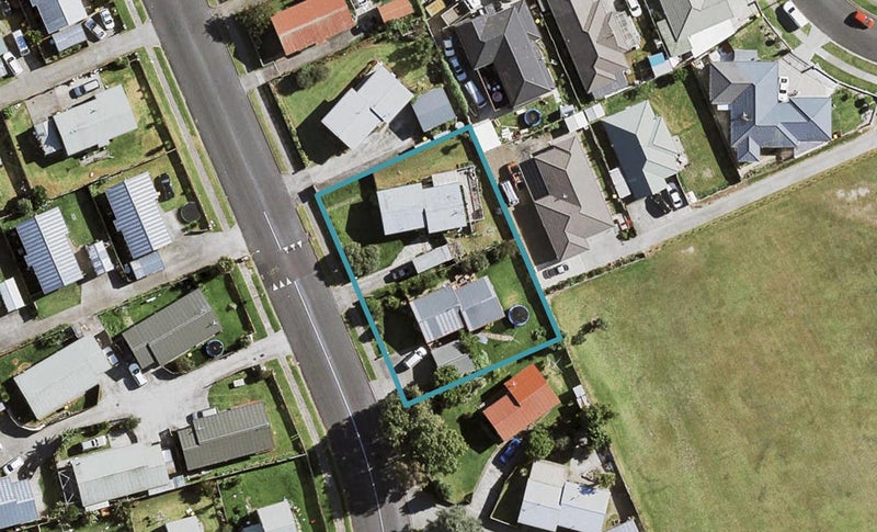 2/23 Barneys Farm Road, Clendon Park, Auckland - Carousel 1