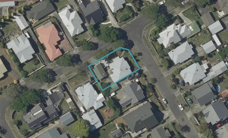 11 Mahoe Avenue, Takaro, Palmerston North - Carousel 1