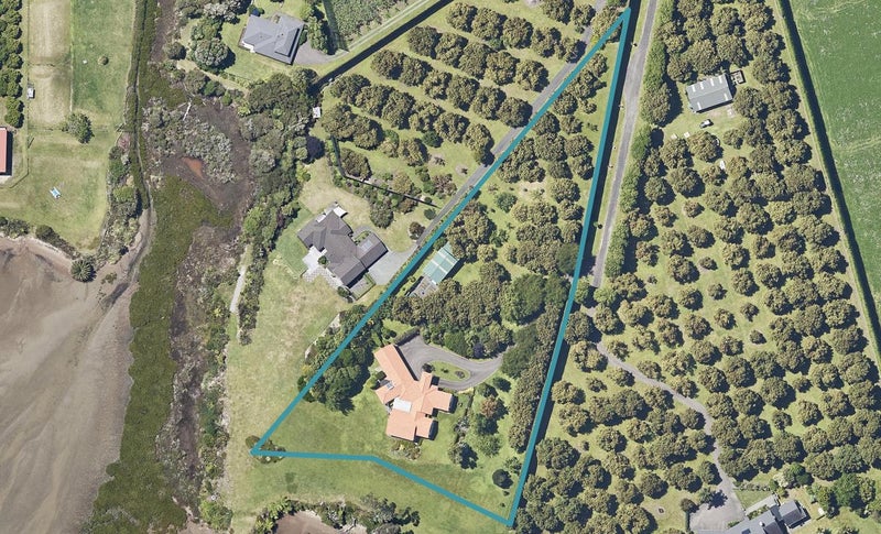258D BEACH ROAD , Katikati, Western Bay Of Plenty - Carousel 1