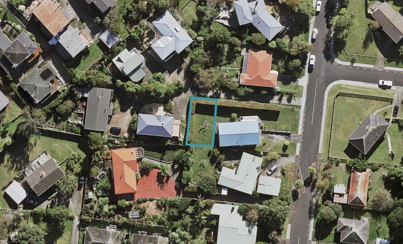 32E Potter Avenue, Northcote, Auckland - Carousel 1