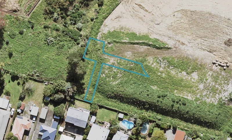 13 Impatiens Lane, Massey, Auckland - Carousel 1