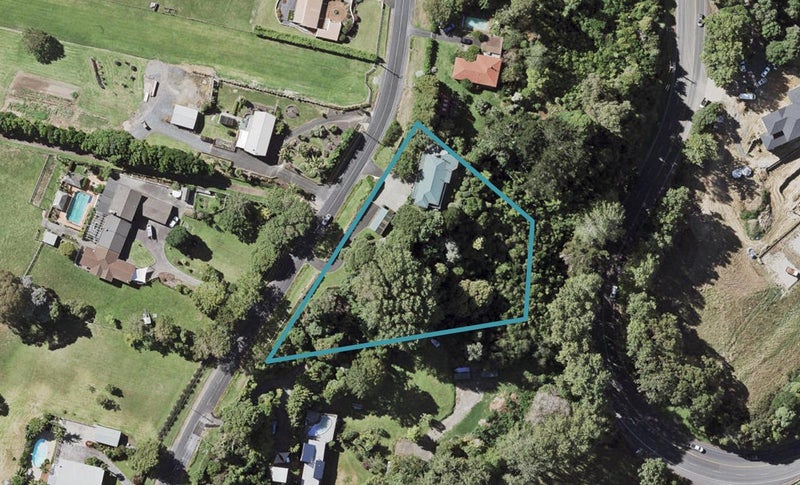 291 Point View Drive, Shamrock Park, Auckland - Carousel 1