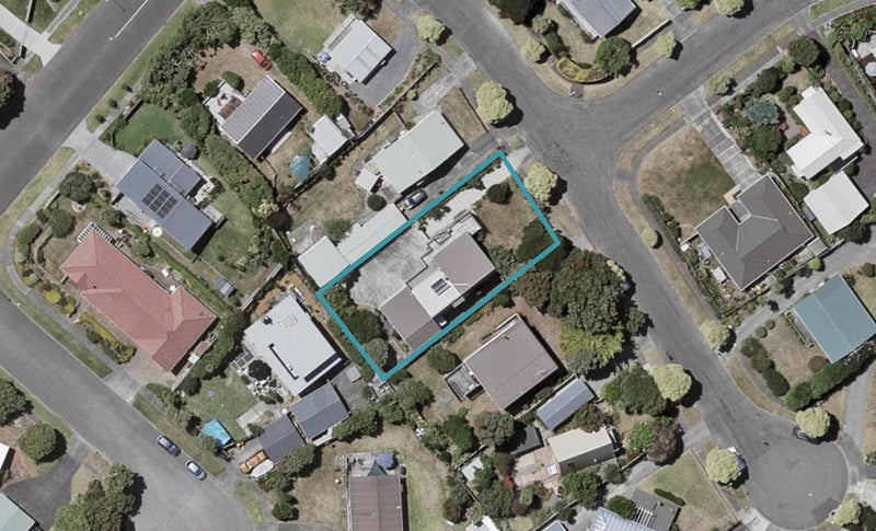 6 Hastings Street, Waikanae Beach, Waikanae - Carousel 1