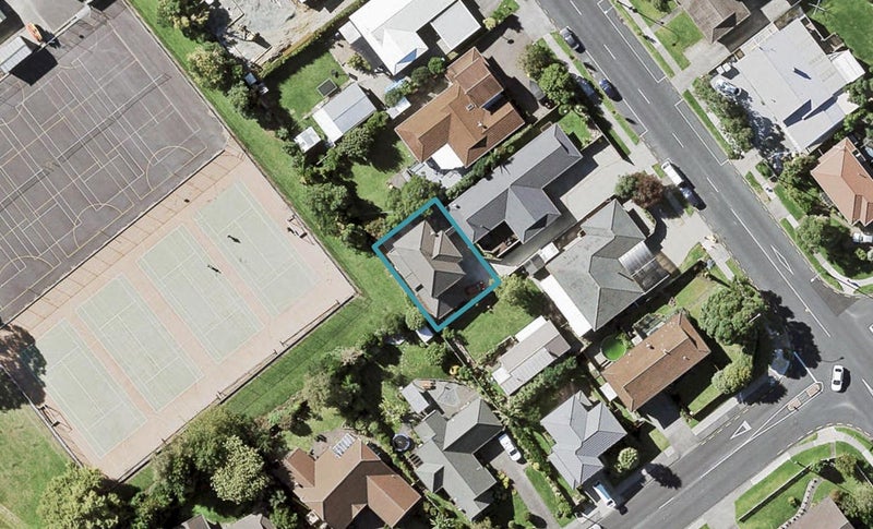 55A Sandspit Road, Cockle Bay, Auckland - Carousel 1