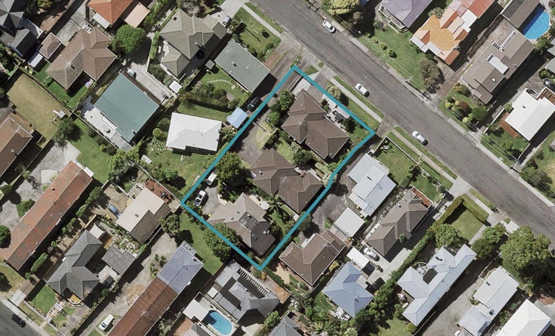 2/24 Corunna Road, Milford, Auckland - Carousel 1