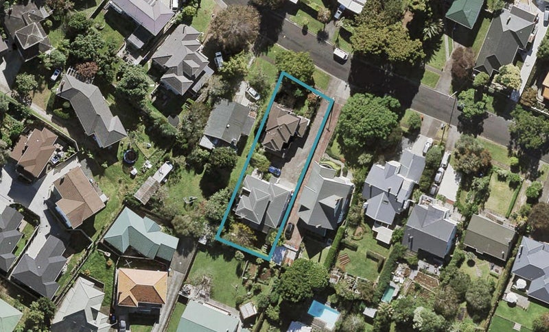 2/16 Marie Avenue, Hillsborough, Auckland - Carousel 1