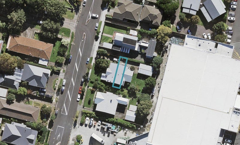 4/13 Crown Street, Royal Oak, Auckland - Carousel 1