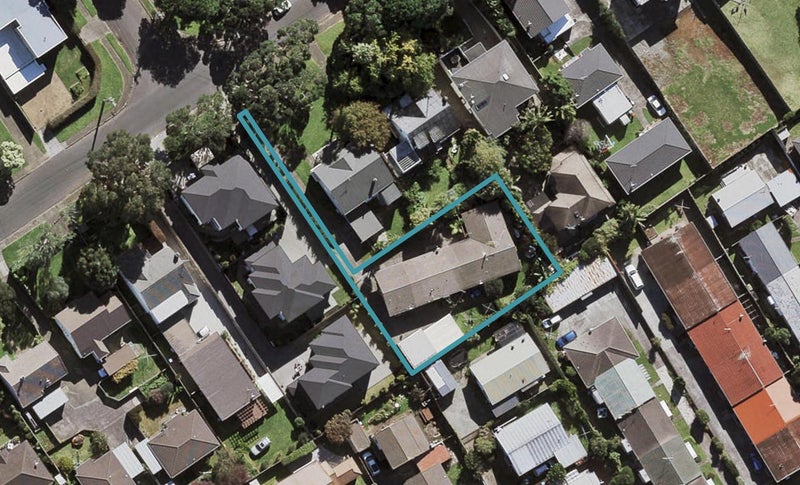 2/0 Raurenga Avenue, Royal Oak, Auckland - Carousel 1