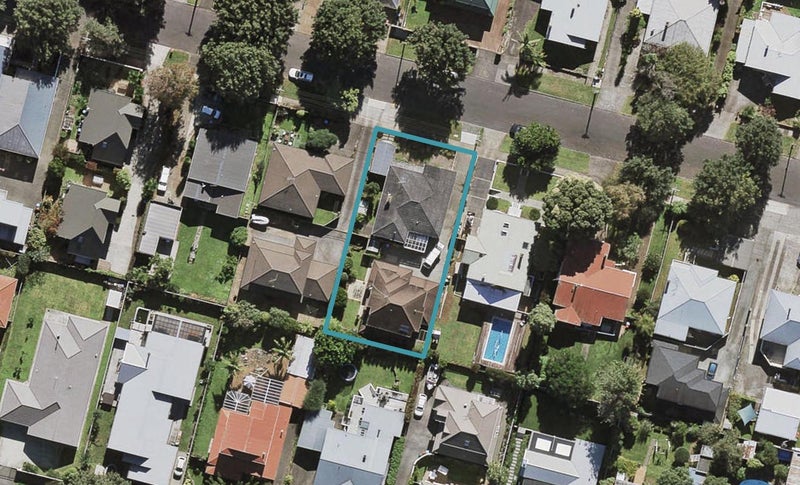 10 Oak Street, Royal Oak, Auckland - Carousel 1