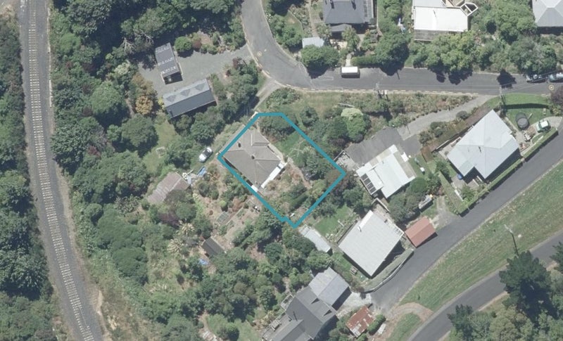 19 Harbour Terrace, Careys Bay, Port Chalmers - Carousel 1