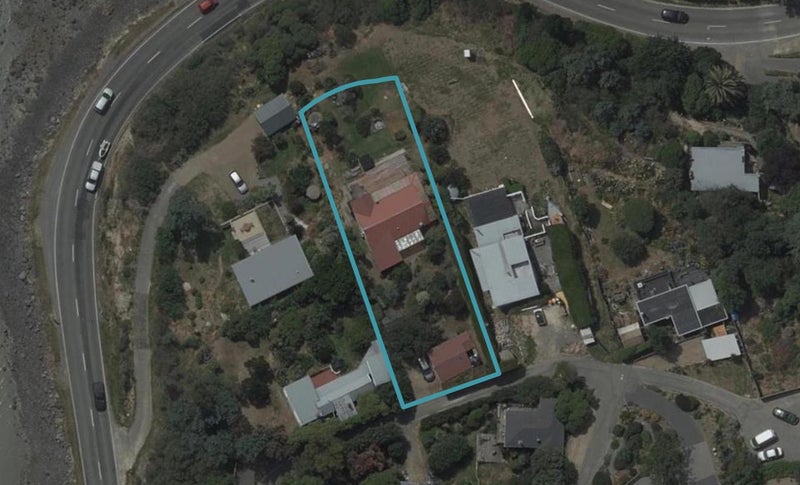 474 Marine Drive, Charteris Bay, Lyttelton - Carousel 1