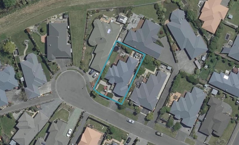 16 Langley Place, Belfast, Christchurch - Carousel 1
