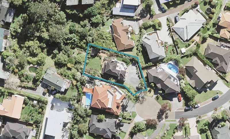 9 Greenleaf Way, Northcross, Auckland - Carousel 1