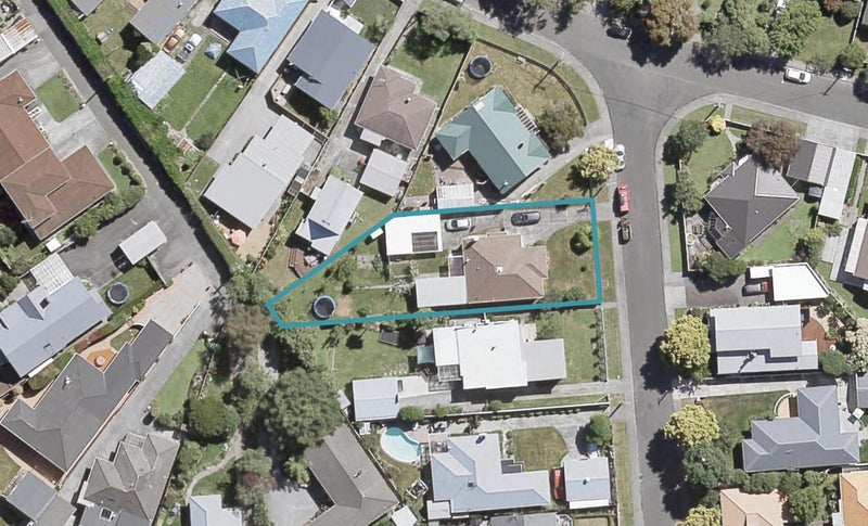 11 Lockett Street, Waterloo, Lower Hutt - Carousel 1