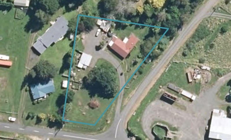 30 Ohoeka Street, Owhango - Carousel 1