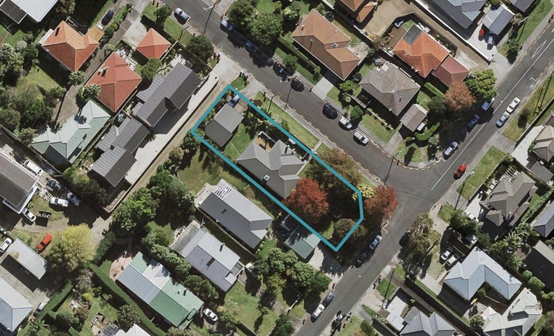 9 Aliford Avenue, One Tree Hill, Auckland - Carousel 1