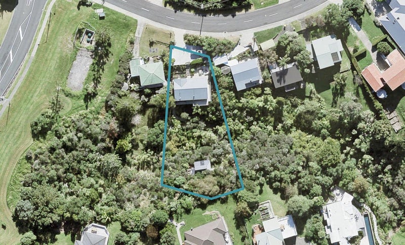 71 SHAKESPEAR RD, Army Bay, Whangaparaoa - Carousel 1