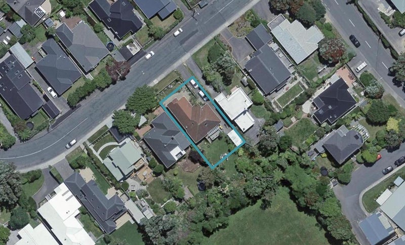 75 Ranui Crescent, Khandallah, Wellington - Carousel 1