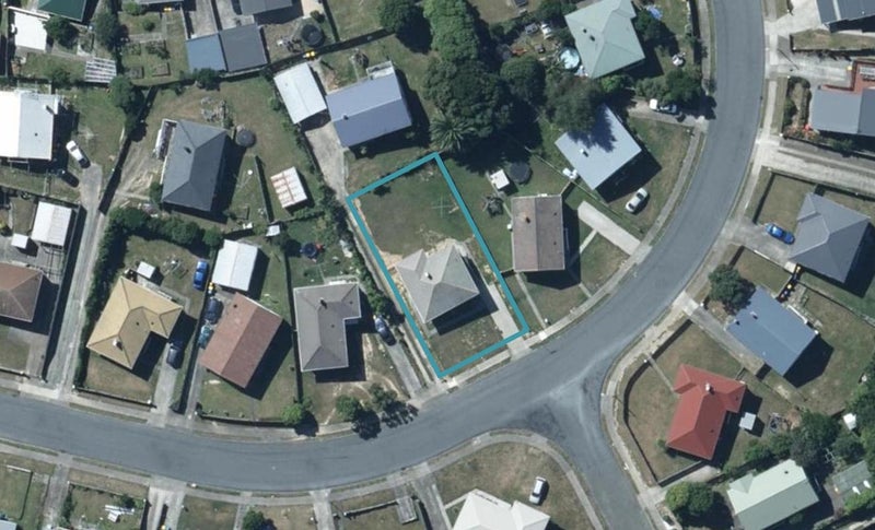12 Beauzami Crescent, Ascot Park, Porirua - Carousel 1