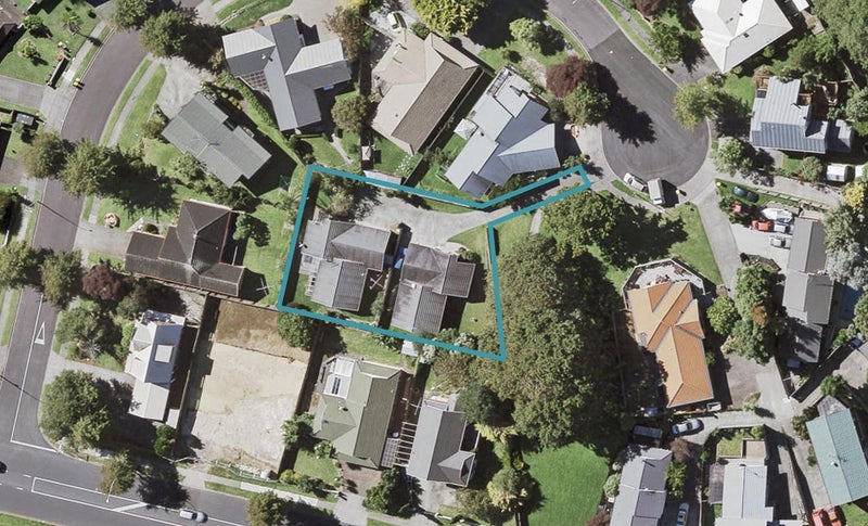 2/15 Lochend Place, Highland Park, Auckland - Carousel 1