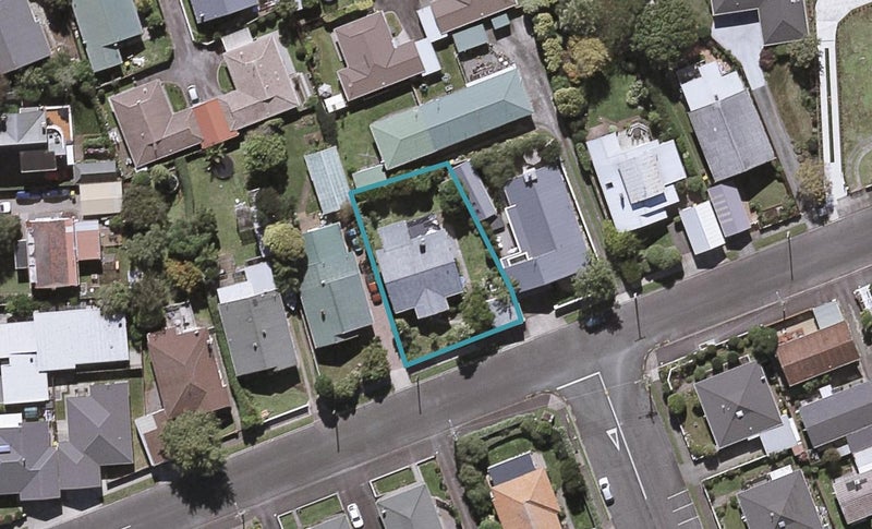 11 Holsworthy Road, Lower Vogeltown, New Plymouth - Carousel 1