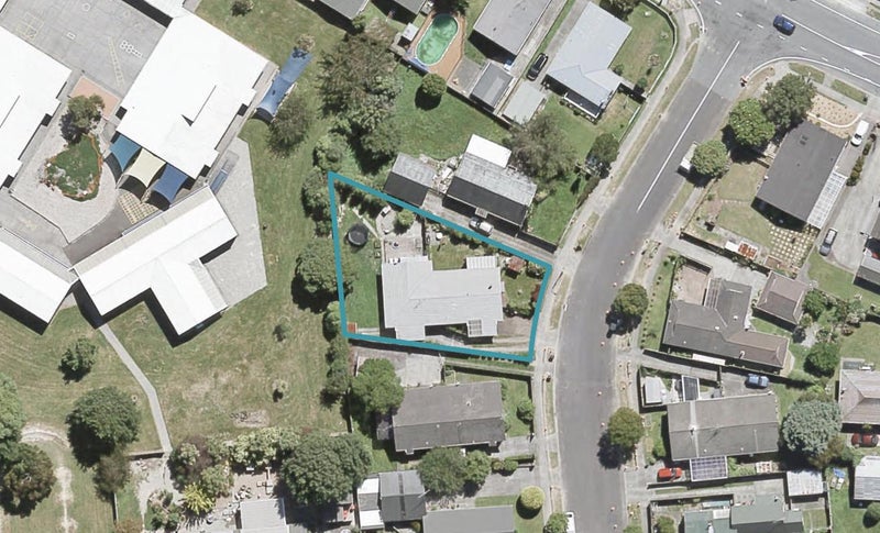 6B Amber Grove, Birchville, Upper Hutt - Carousel 1