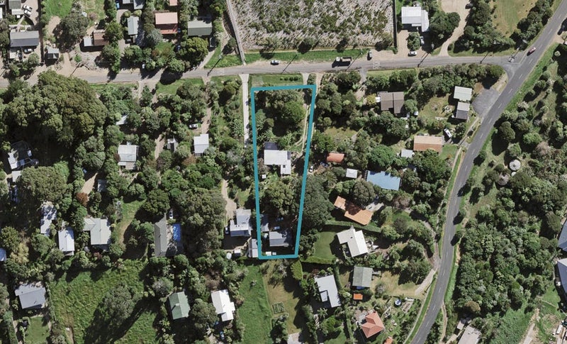 27 Putiki Road, Ostend, Waiheke Island - Carousel 1