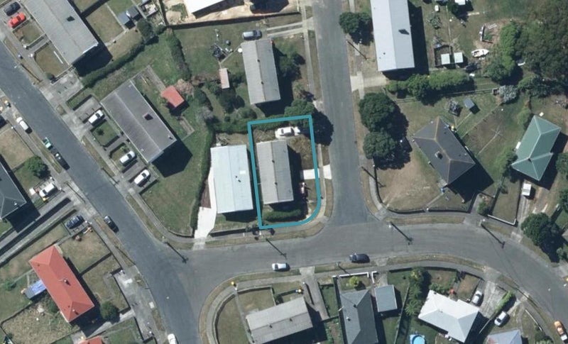 46 Cheshire Street, Cannons Creek, Porirua - Carousel 1