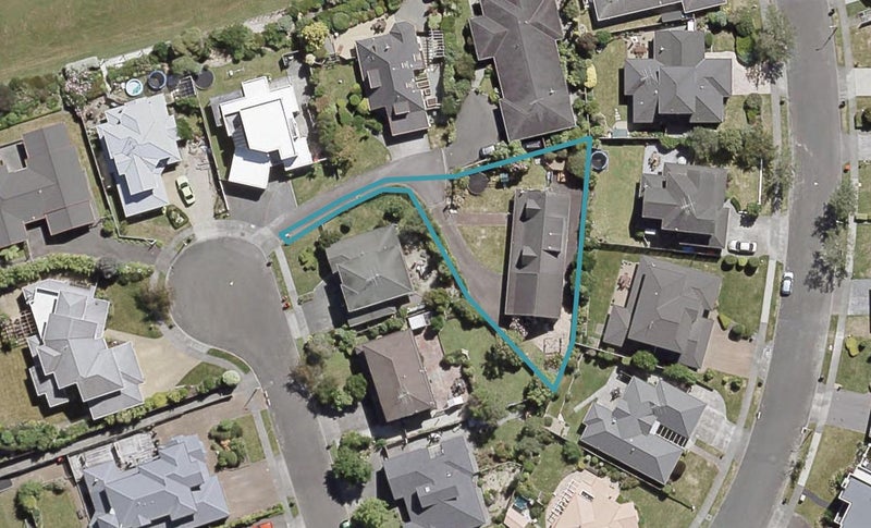 9 Kingfisher Close, Brown Owl, Upper Hutt - Carousel 1