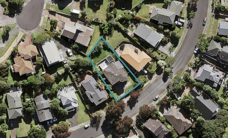 9 Lagoon Way, West Harbour, Auckland - Carousel 1