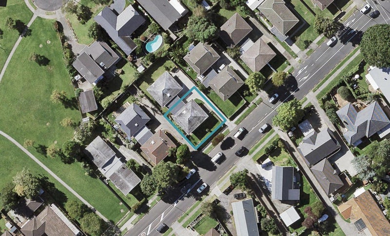 11A Fortunes Road, Half Moon Bay, Auckland - Carousel 1