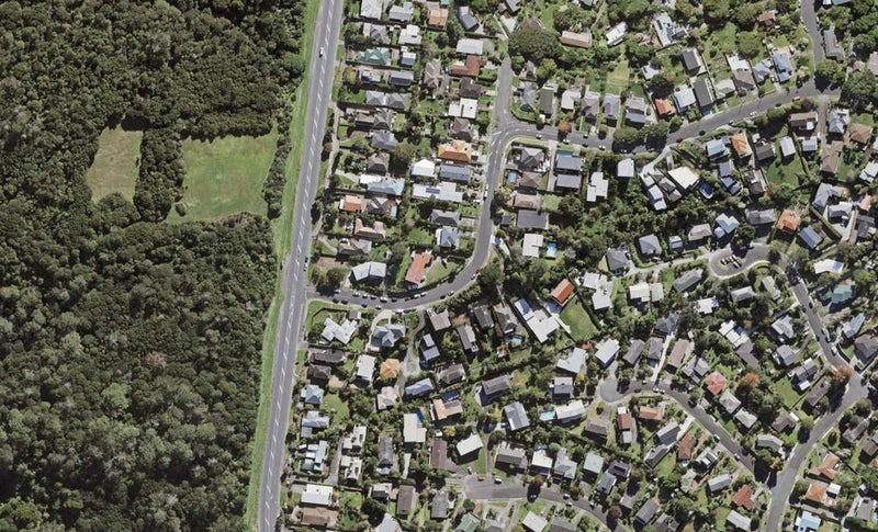 4 Speedy Crescent, Hillcrest, Auckland - Carousel 1