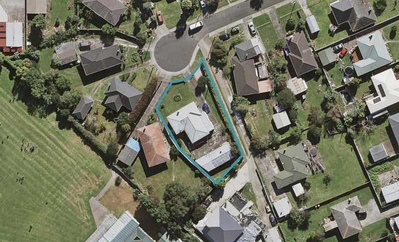 12 Sutton Avenue, Mangere East, Auckland - Carousel 1