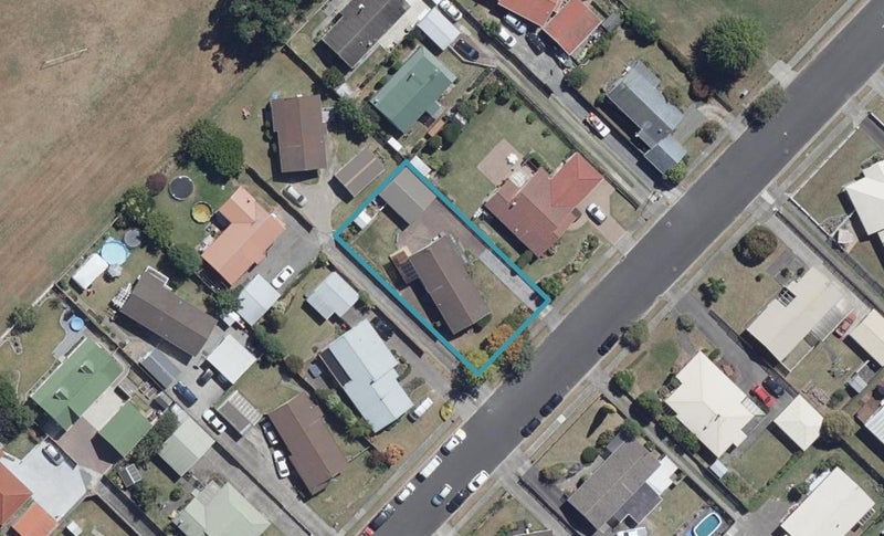 8 Cromwell Drive, Fitzroy, Hamilton - Carousel 1