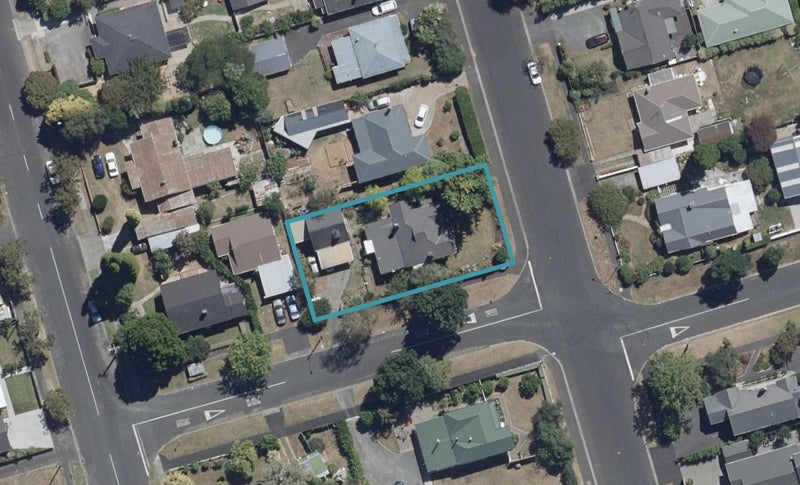 14 Bond Street, Hamilton East, Hamilton - Carousel 1