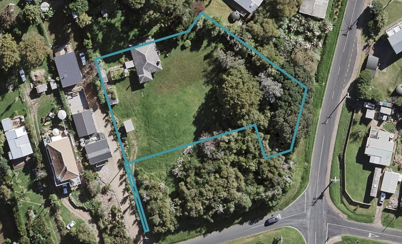29 Tui Street, Oneroa, Waiheke Island - Carousel 1