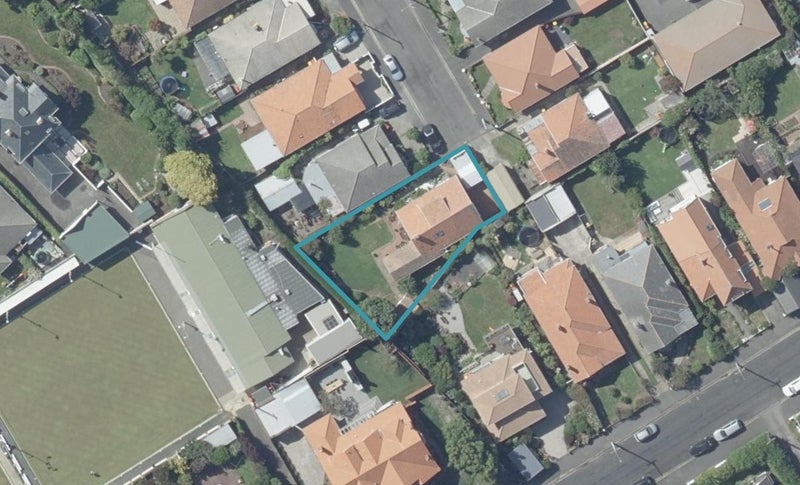 10 Massey Avenue, Saint Clair, Dunedin - Carousel 1
