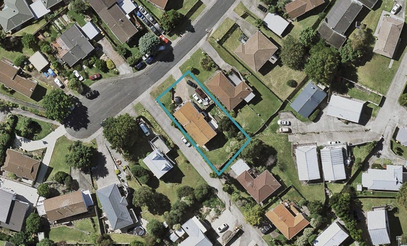 8 Tesla Place, Totara Vale, Auckland - Carousel 1