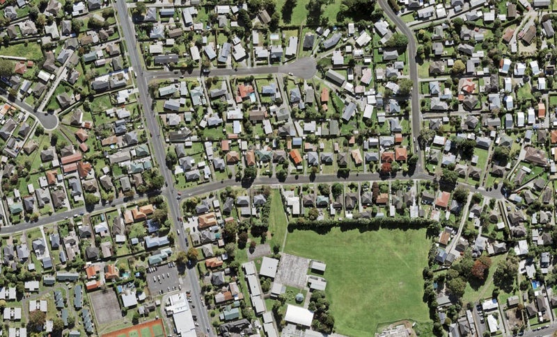 4/11 Hereford Street, Te Atatu Peninsula, Auckland - Carousel 1