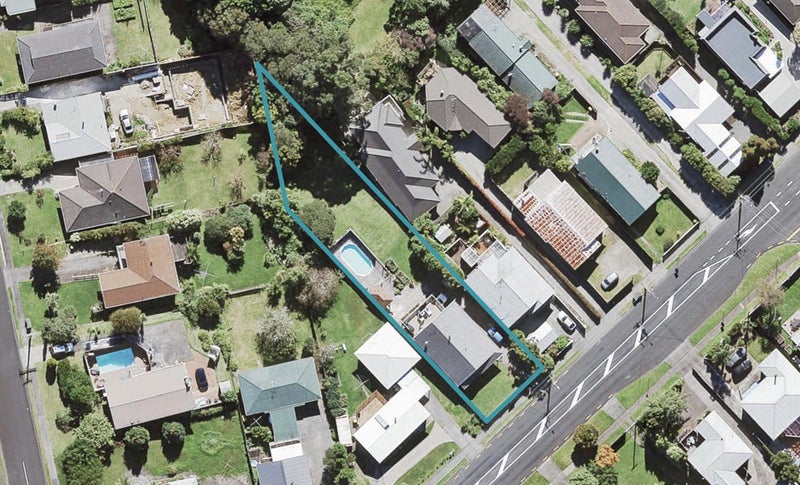 87 Golf Road, New Lynn, Auckland - Carousel 1