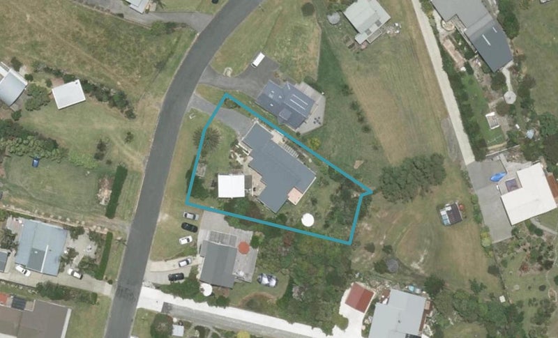40 Cullen Street, Mangawhai Heads, Mangawhai - Carousel 1