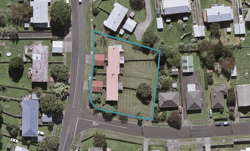 24 Cook Street, Marfell, New Plymouth - Carousel 1