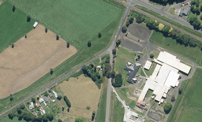 16 Racecourse Road, Manunui, Taumarunui - Carousel 1